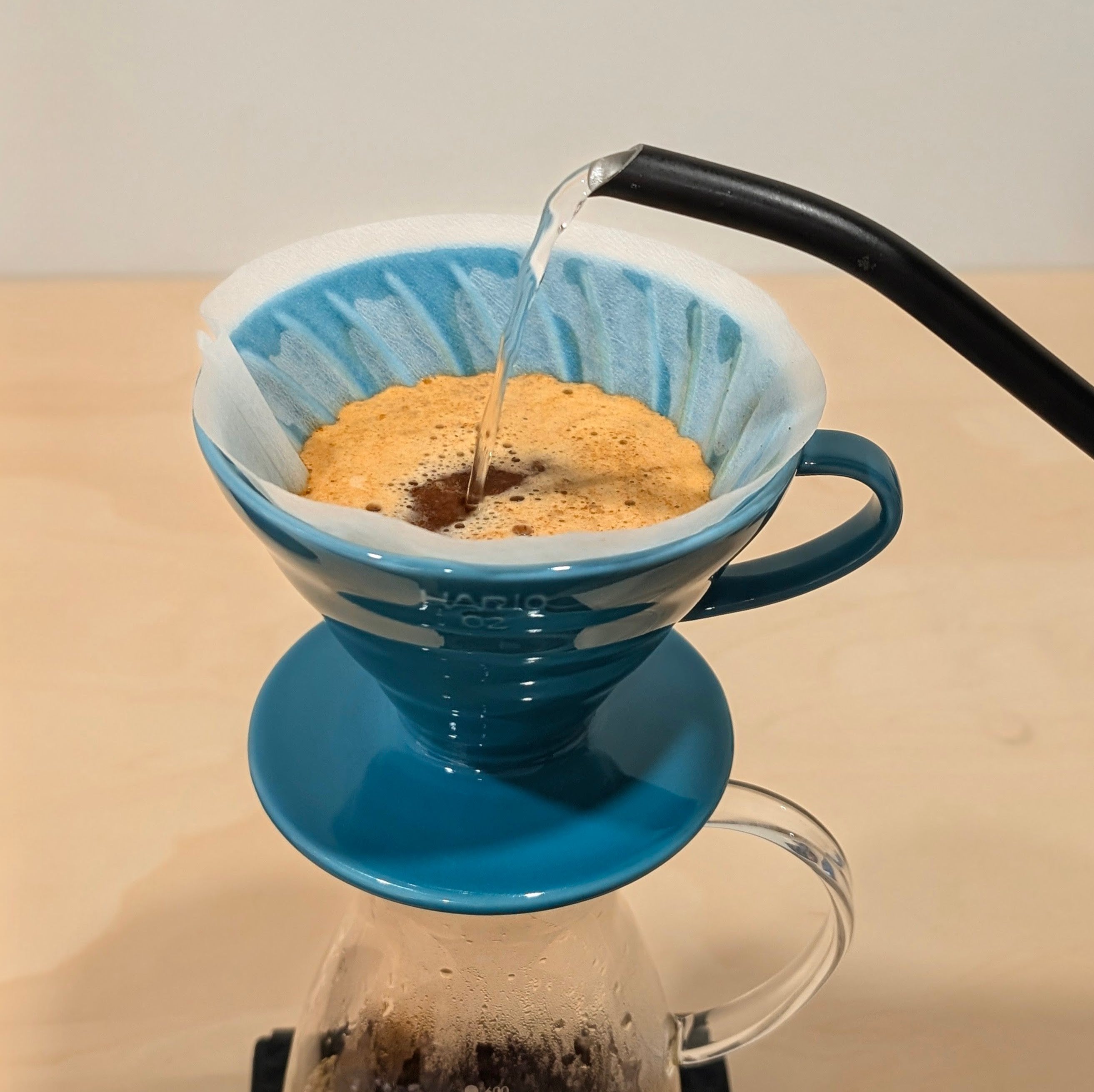Hario V60 02 - Blue Ceramic - Lulo Coffee